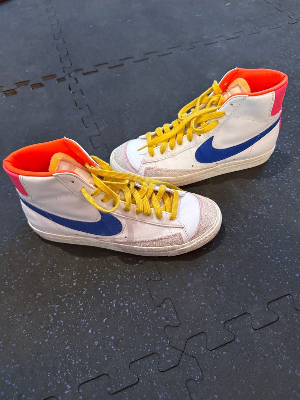 Nike Blazer Mid '77 Womens Size 9.5 Shoes WhiteBlue Hyper Pink High Top Sneakers
